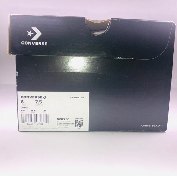 Converse Bugs Bunny’s Pro Leather Hi Ivory Sneaker - Picture 11 of 13